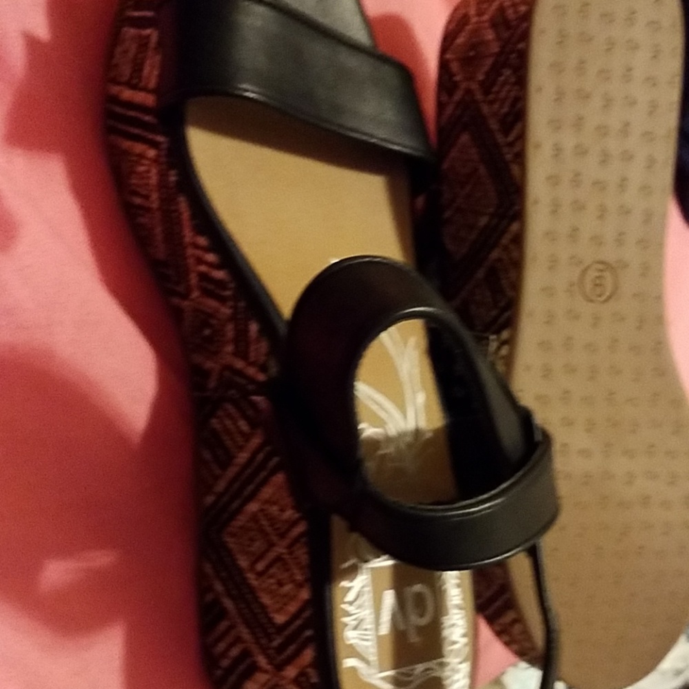 Shoes - Picture 2 of 3